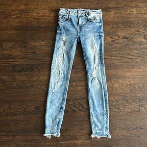 Zara chic distressed mid rise skinny jeans